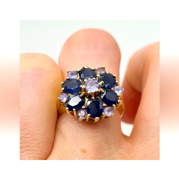 Vintage 14K Yellow Gold Sapphire Flower Cocktail Statement Ring Size 6 - Picture 9 of 9